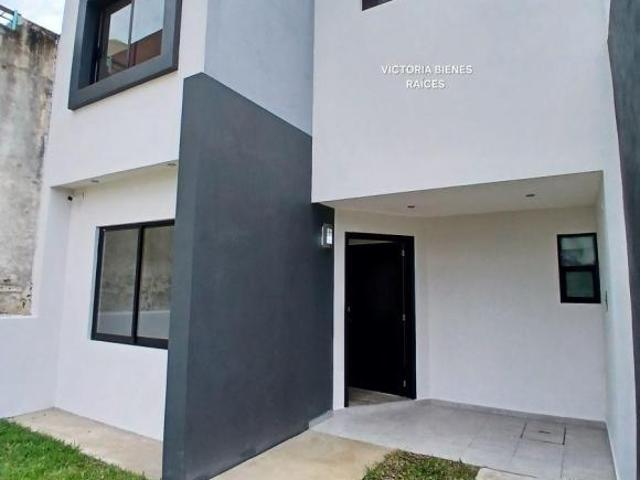 Casa de 120 m² con 3 recámaras en venta en Los Encinos, Fortin