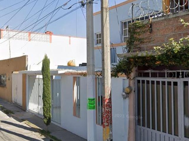 Casa de 121 m² con 3 recámaras en venta en Jardines de Santa Clara Ecatepec de Morelos Edo Mex