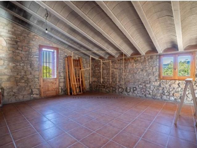 Casa de 125 hectáreas con 10 viviendas en las Montañas de Prades