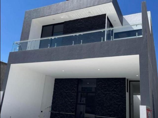 SE VENDE CASA AL SUR DE AGUASCALIENTES RANCHO STA MONICA 4 HABITACIONES UNA EN PLAMTA BAJA EQUIPADA