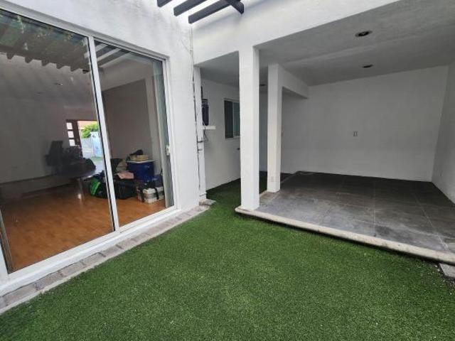 Casa Fracc Carolina, muy centrica ampliada