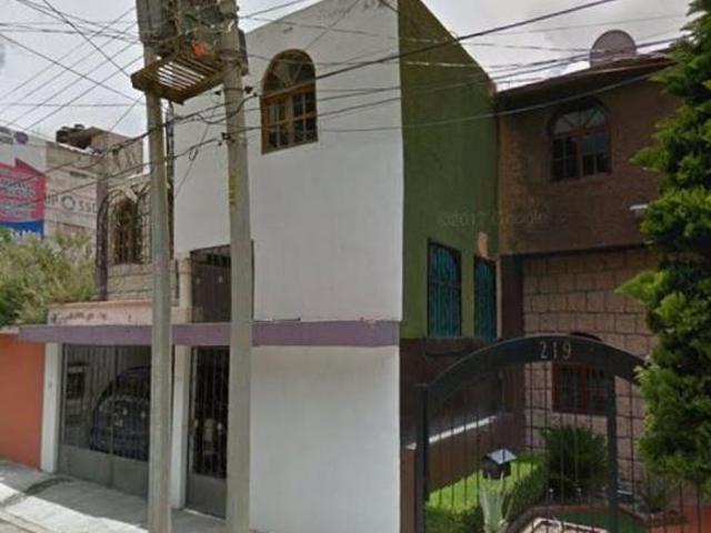 Casa de 128 m² con 3 recámaras en venta en Villas del Álamo