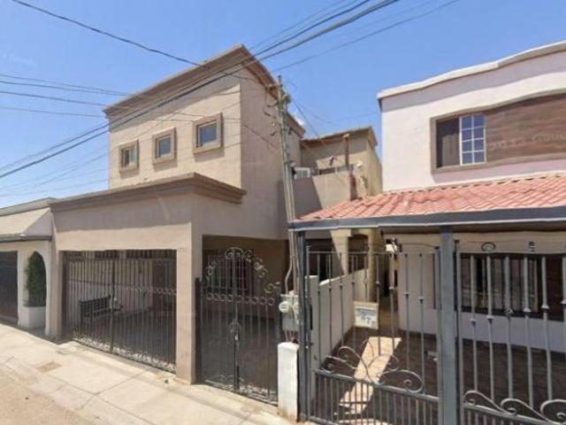 Casa de 132 m² con 4 recámaras en venta en Santa Lucia AVENIDA VALLE DE JUÁREZ 2269, SANTA LUCÍA
