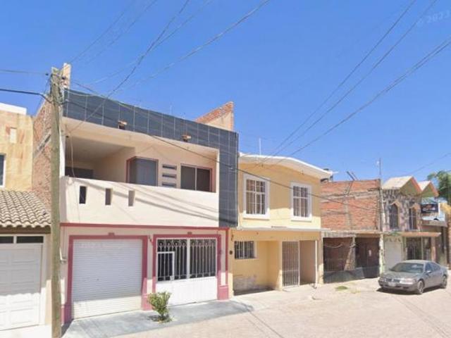 Casa de 132 m² con 3 recámaras en venta en Fraccionamiento Cosmos