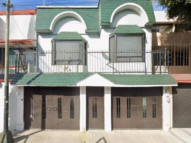 Casa de 136 m² con 3 recámaras en venta en Aeronáutica Militar