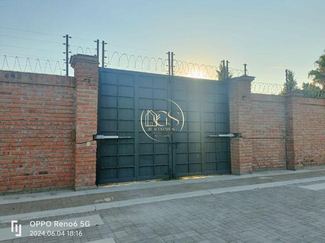 CASA DE 1380 DE TERRENO EN VENTA MICHINELAS CELAYA