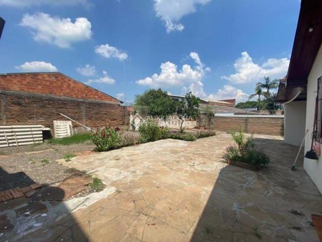 Casa de 1 dormitório em um terreno de 500m2