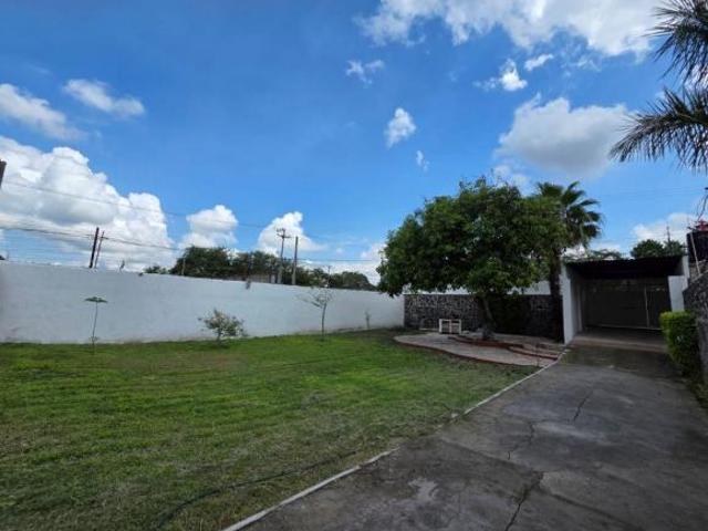 Casa de 1 nivel con alberca, en Chiconcuac, Morelos
