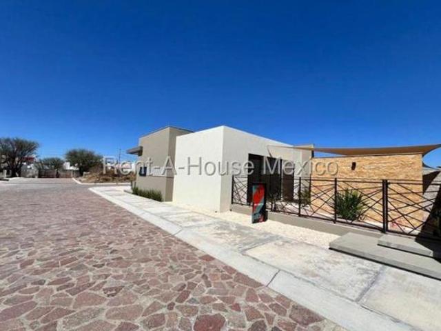 Casa en venta Kintas Tequisquiapan Casa de 1 nivel en esquina, con 2 recámaras y estudio