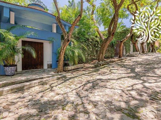 Casa en Venta en Palmira, Cuernavaca Morelos, Seguridad, Un Nivel, Extenso Jardín