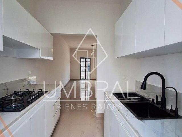 Casa de 1 nivel en VENTA, Fracc. privado La Perla, Coatepec