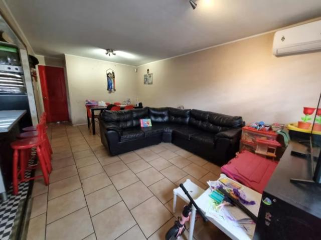 Casa de 1 piso, sólida, 2D+2B + 2 estacionamientos | 0 dormitorios por 114990. 00 en Peñaflor