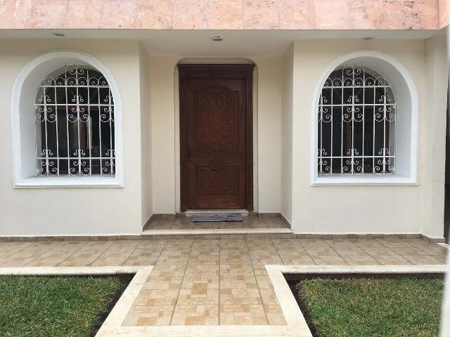 Casa de 1 Planta con 4 Recámaras y Depto. Independiente en P.A. Fracc. Campestre