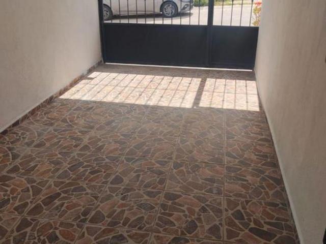 Casa de 1 Planta con 3 Recámaras y Cochera Techada en La Florida