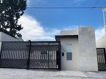 Casa de 1 planta en RENTA en Los Manantiales