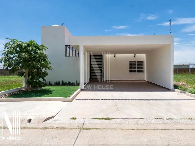 Casa de 1 Planta en Venta Club de Golf Los Naranjos