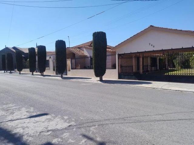 Casa de 1 planta en Venta en Los Pinos