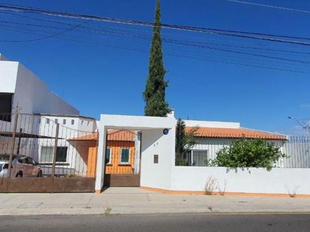 CASA DE 1 PLANTA EN VENTA EN QRO COLINAS DEL CIMATARIO