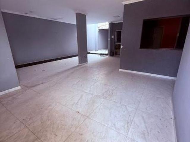 CASA DE 1o ANDAR