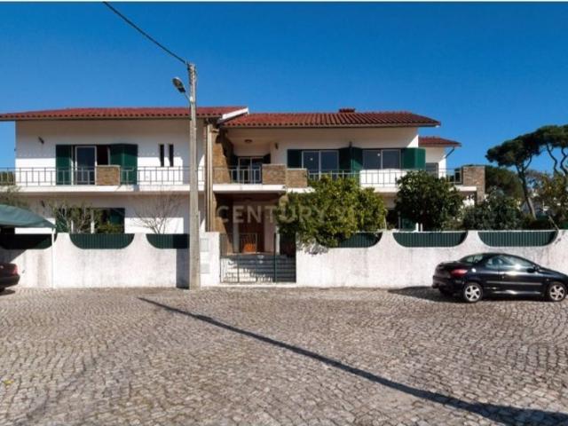 Casa de 240 m² à venda Almada, Portugal