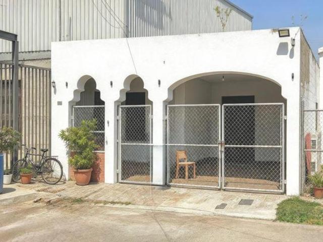 Casa de 240 m² con 4 recámaras en venta en Villa las Lomas