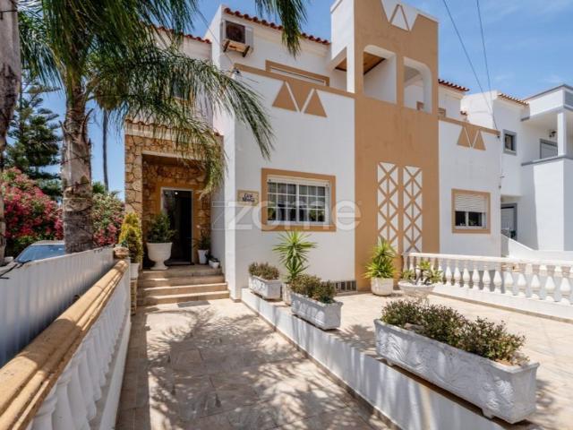Casa de 246 m² à venda Lagoa, Faro
