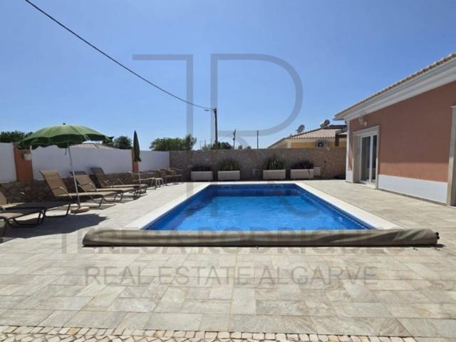 Casa de 246 m² à venda Silves, Faro