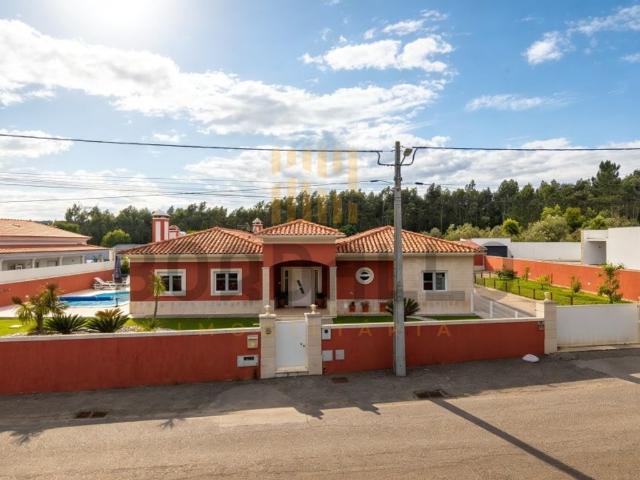 Casa de 248 m² à venda Rio Maior, Santarém