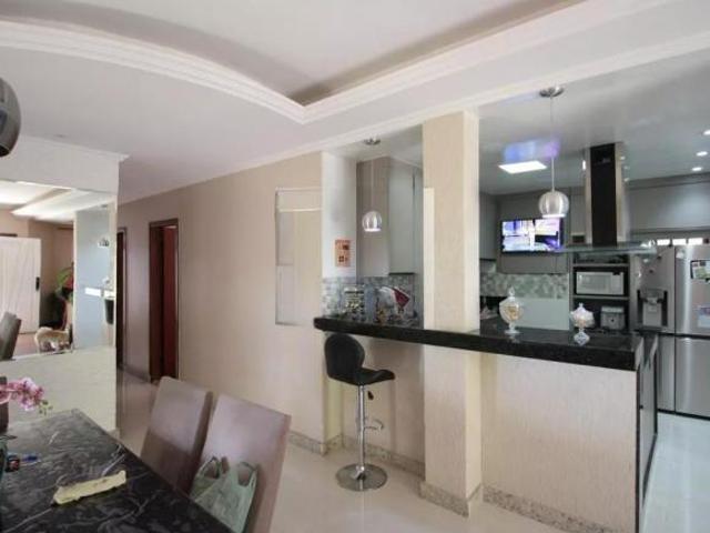 Casa de 248 m² com 4 quartos e 2 vagas à venda Santa Rosa