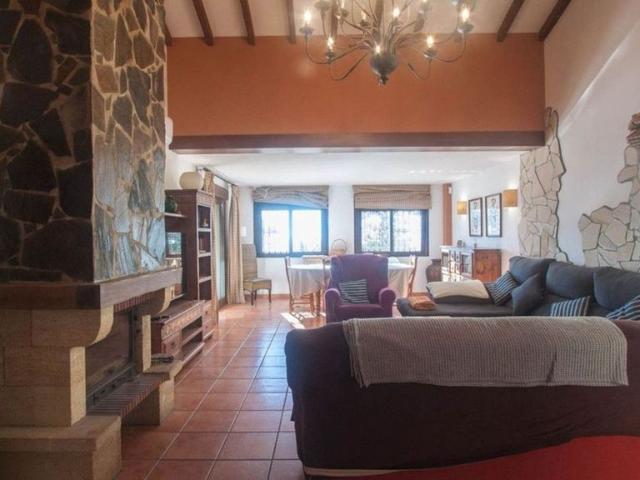 Casa de 250 m2 en venta Estepona, Andalucía