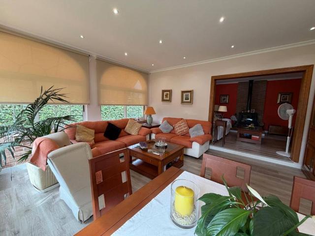Casa de 250 m2 en venta Puebla de Vallbona, España