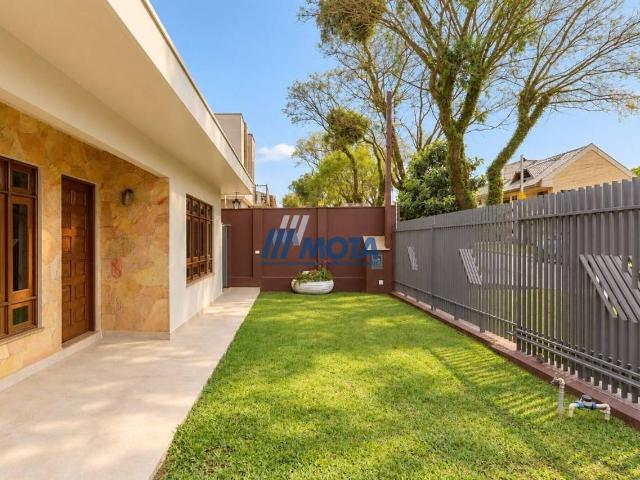 Casa de 250 m² na Caetano Marchesini Portão Curitiba PR, aluguel por R$ 6.500/mês