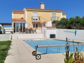 Casa de 250 m² à venda Alcobaça, Leiria