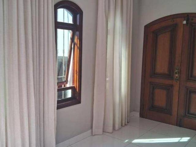 Casa de 250 m² com 3 quartos à venda no Jardim Nove de Julho