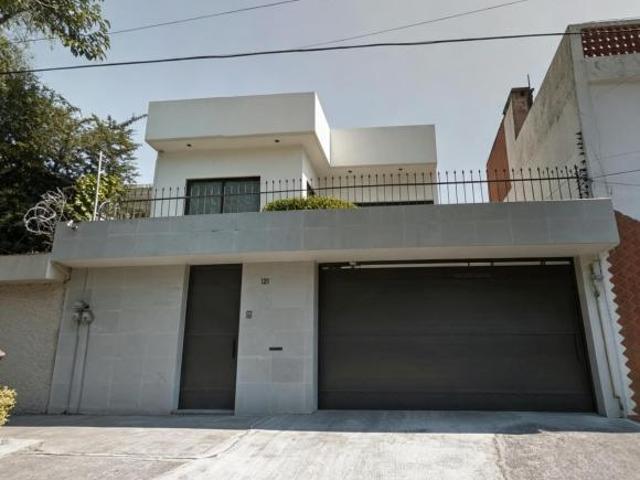 Casa de 250 m² con 4 recámaras en venta en Clavería