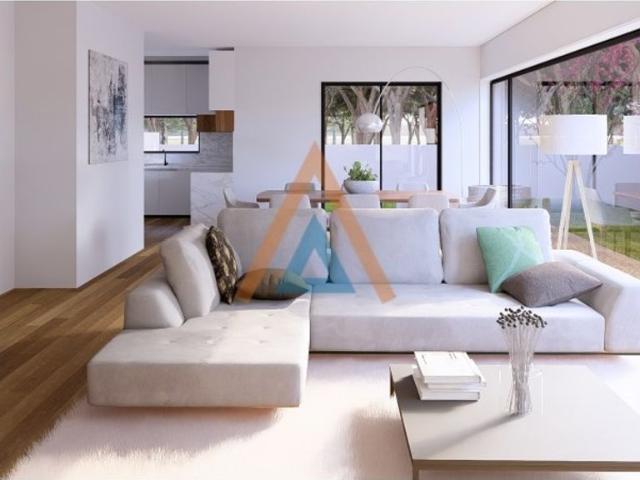 Casa de 251 m² à venda Santa Maria da Feira, Aveiro
