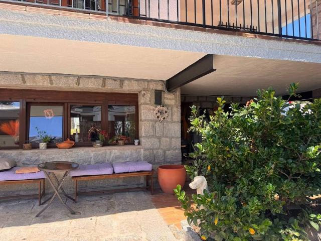 Casa de 252 m2 en venta Collado Mediano, Comunidad de Madrid