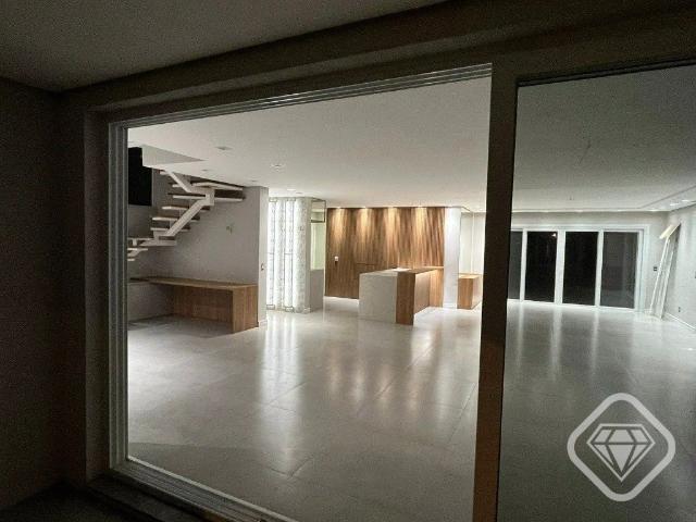 Casa de 255 m² à venda Porto Alegre, Rio Grande do Sul