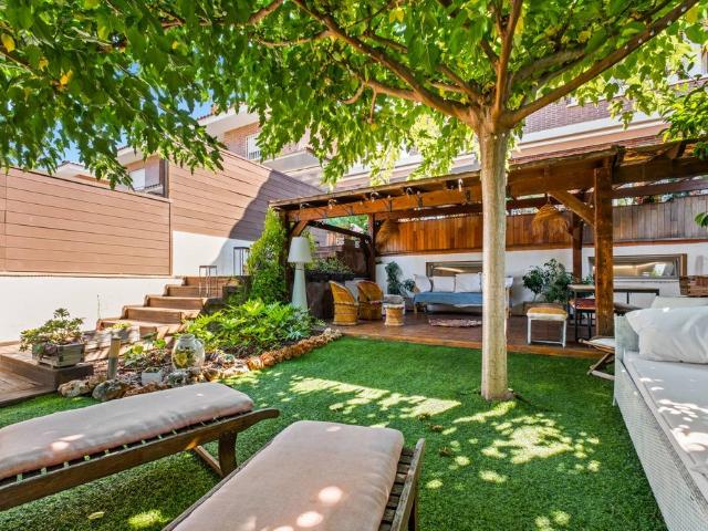 Casa de 258 m2 en venta Calle Pintor el Greco 8, Almajada Ravel, Mutxamel, Alicante, Provincia de Alicante, Comunidad Valenciana