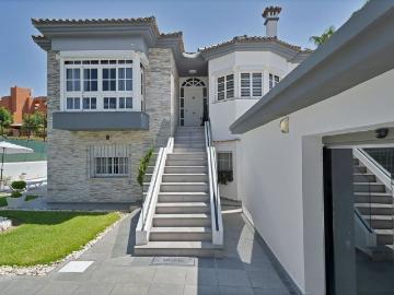 Casa de 258 m2 en venta Estepona, Andalucía