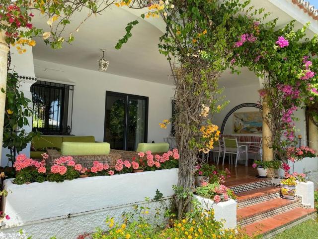 Casa de 260 m2 en venta El Paraíso, Andalucía