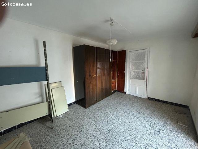 CASA DE 260 M2 PARA REFORMAR CON TERRENO Y CORRALES EN TEBA