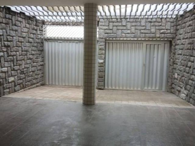 Casa de 260 m² na Jaime Benévolo Fátima Fortaleza CE, aluguel por R$ 3.500/mês