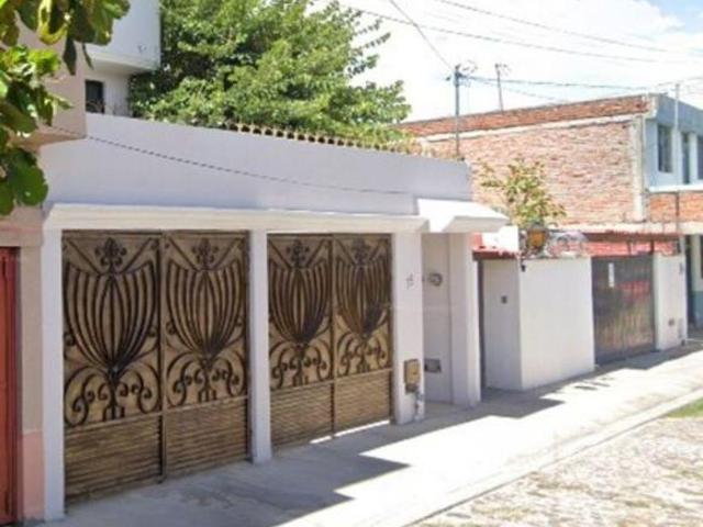 Casa de 260 m² con 4 recámaras en venta en Niños Héroes