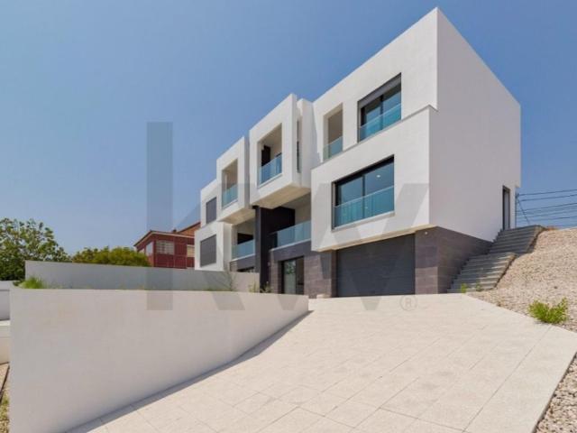 Casa de 262 m² à venda Seixal, Setúbal