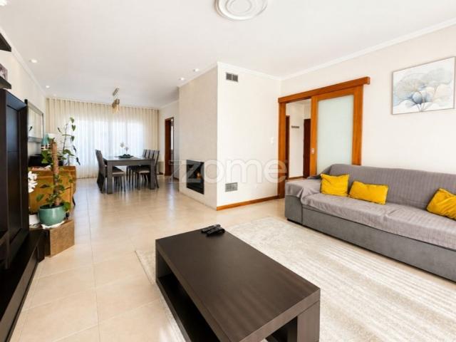 Casa de 273 m² à venda Ponta Delgada, Açores