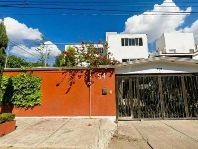 Casa de 273 m² con 4 recámaras en venta en Rinconada Coapa 2A Sección
