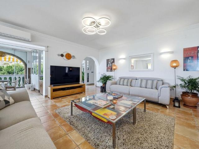 Casa de 270 m2 en venta El Chaparral, Andalucía