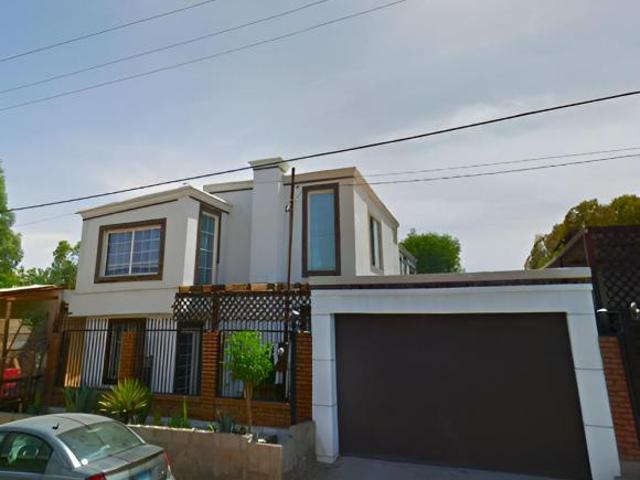 Casa de 270 m² con 4 recámaras en venta en Alianza Para La Producción