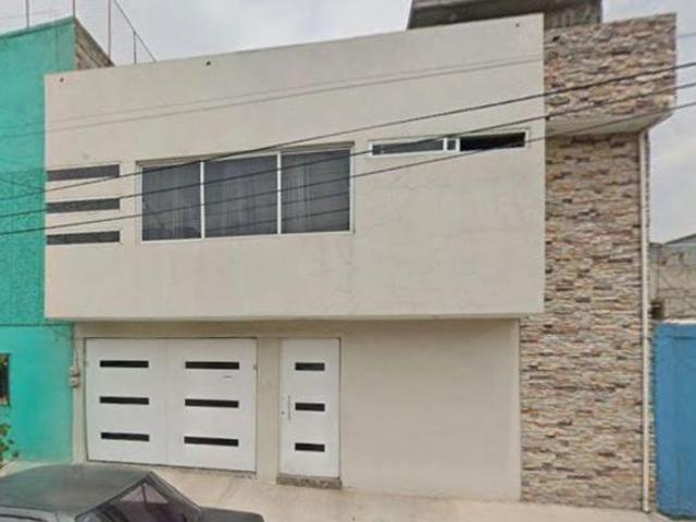 Casa de 270 m² con 4 recámaras en venta en La Perla